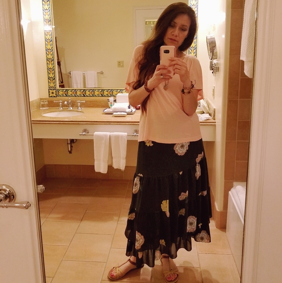 Hi! I'm Elizabeth. - Picture 6 of 8